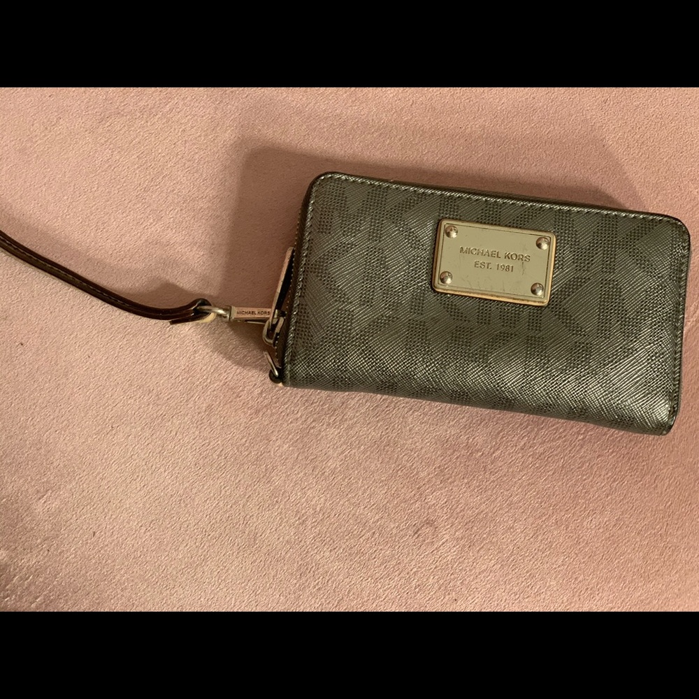 Michael kors wallet